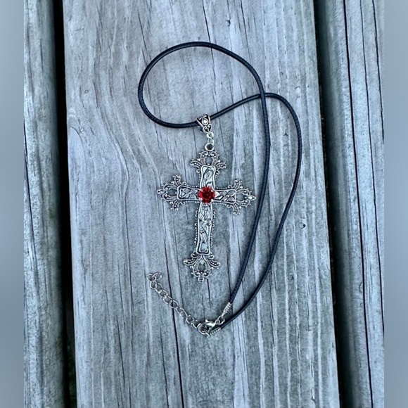 Gothic Red Crystal Cross Charm Necklace Floral Design Big Punk Goth Religious - Picture 7 of 7